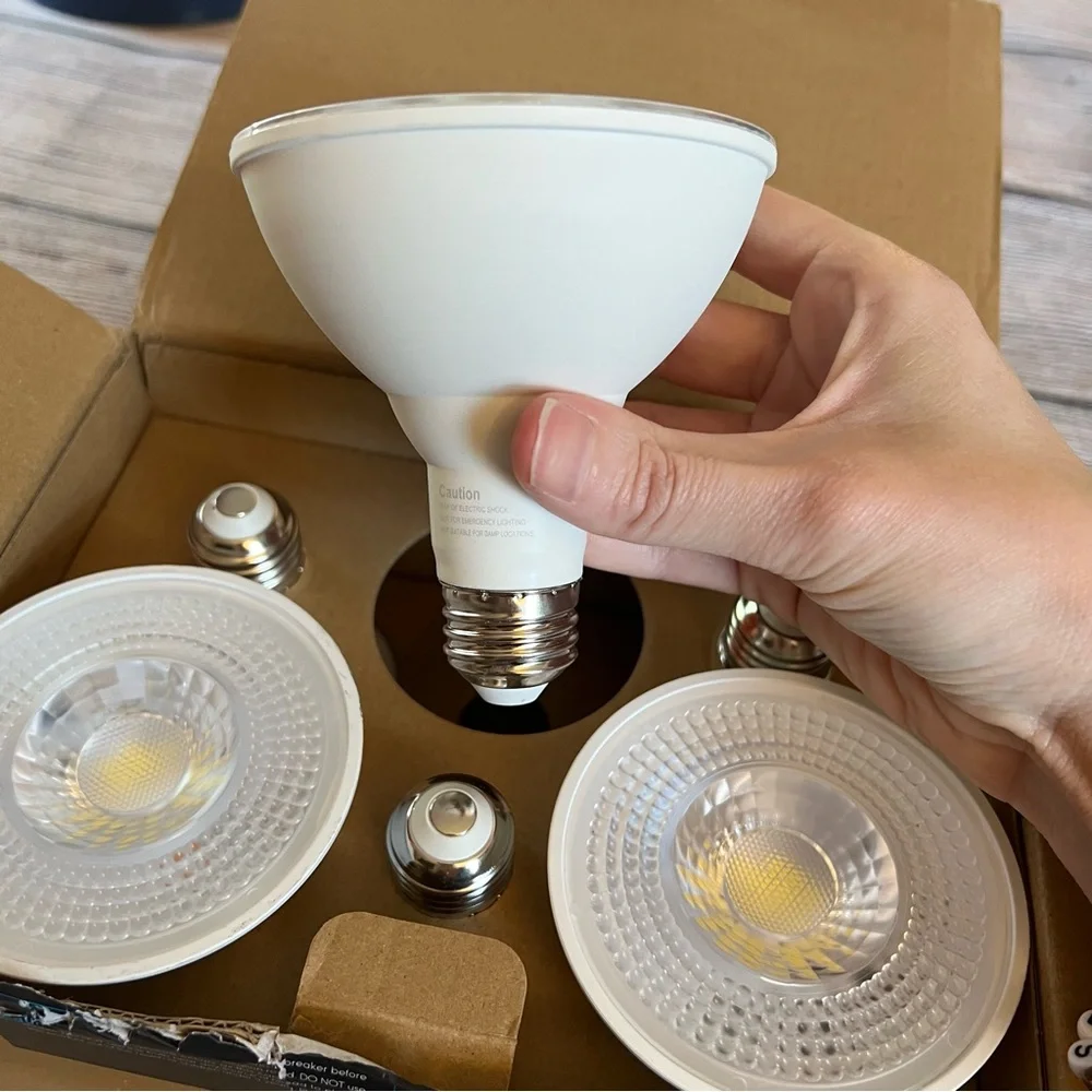 TorchStar LED Light‎ Bulb 8W Super Bright PAR30 5000K 120V (6 Pack) Dimmable OB